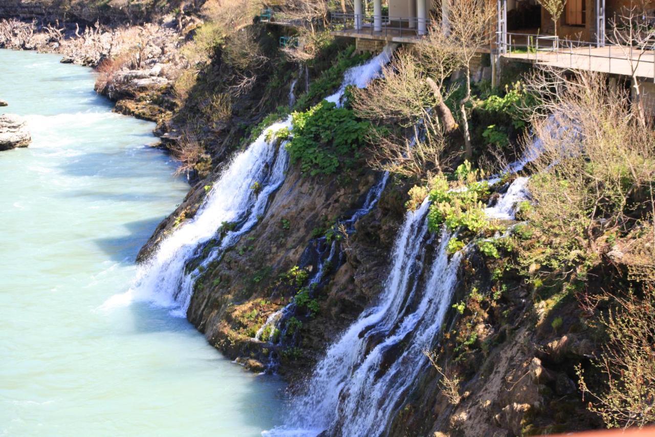 Hotel Gryka E Kelcyres ภายนอก รูปภาพ