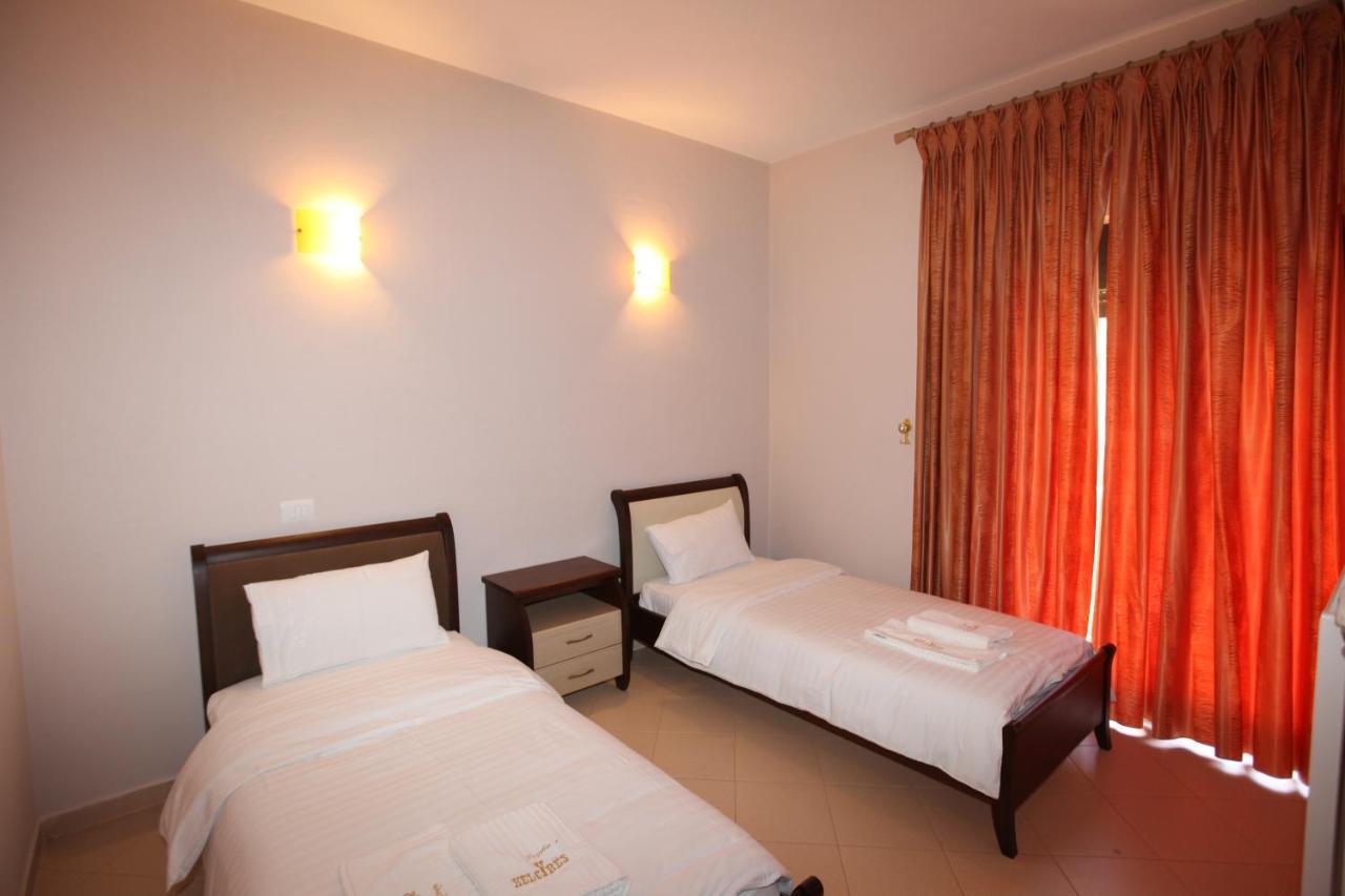 Hotel Gryka E Kelcyres ภายนอก รูปภาพ