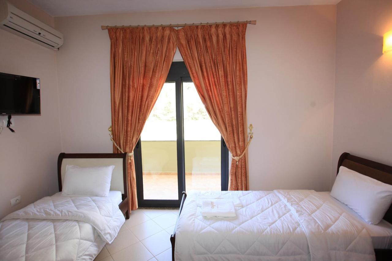 Hotel Gryka E Kelcyres ภายนอก รูปภาพ