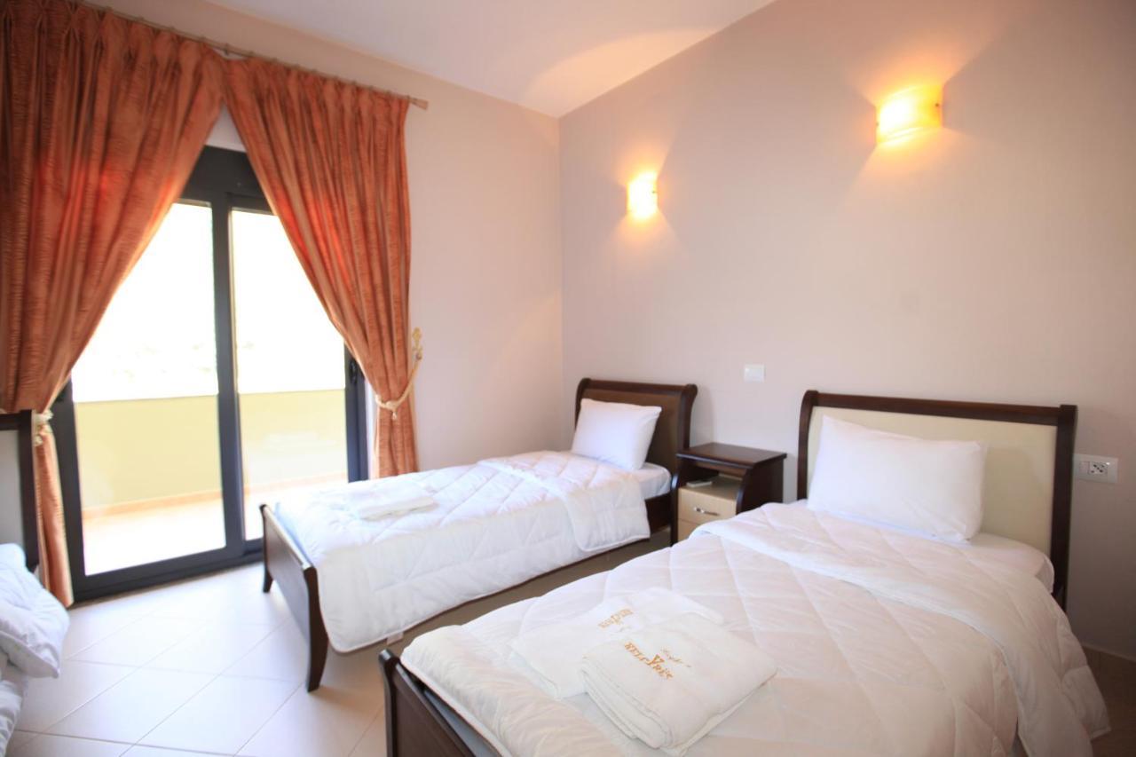 Hotel Gryka E Kelcyres ภายนอก รูปภาพ