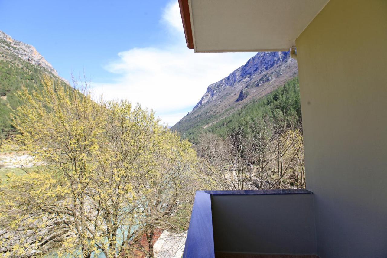 Hotel Gryka E Kelcyres ภายนอก รูปภาพ